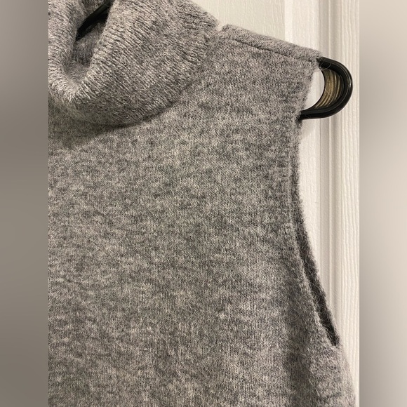 NWT MACH Copenhagen Femme Alpaca Vest Grey Turtleneck Alpaca Wool Blend Size M/L - Picture 5 of 13